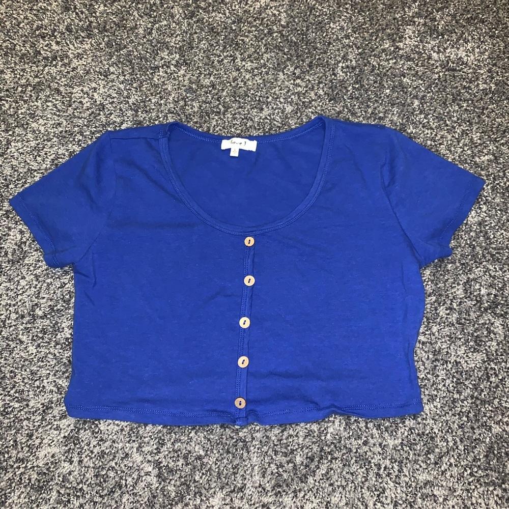 Large blue cropped tshirt with false buttons